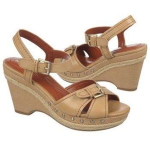 Like new! 9M naturalizer sandals